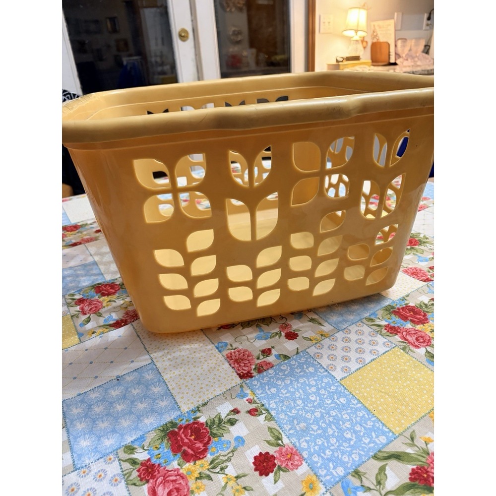 Vintage Rubbermaid Square Yellow Tulip 2968 Laundry Basket 19" W x 10.5" H